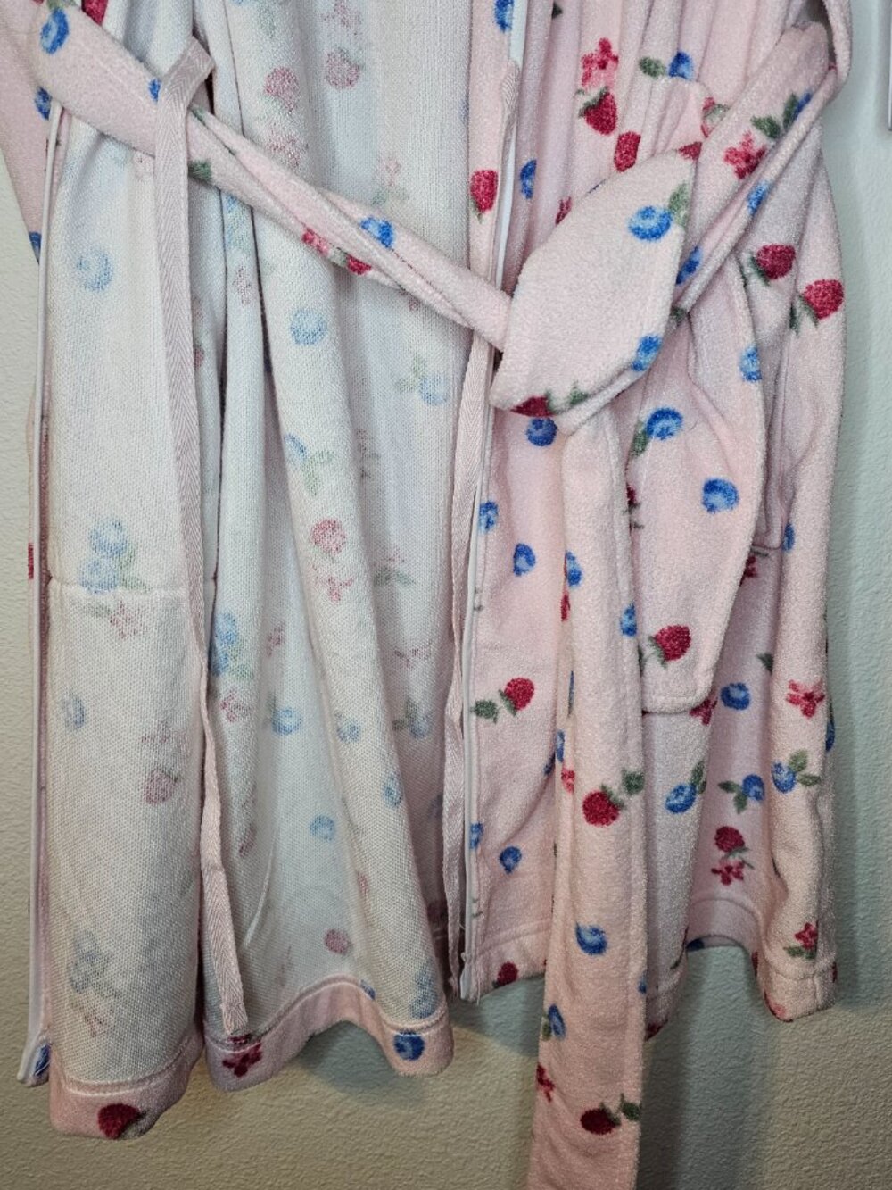 Pink robe - Picture 4 of 6